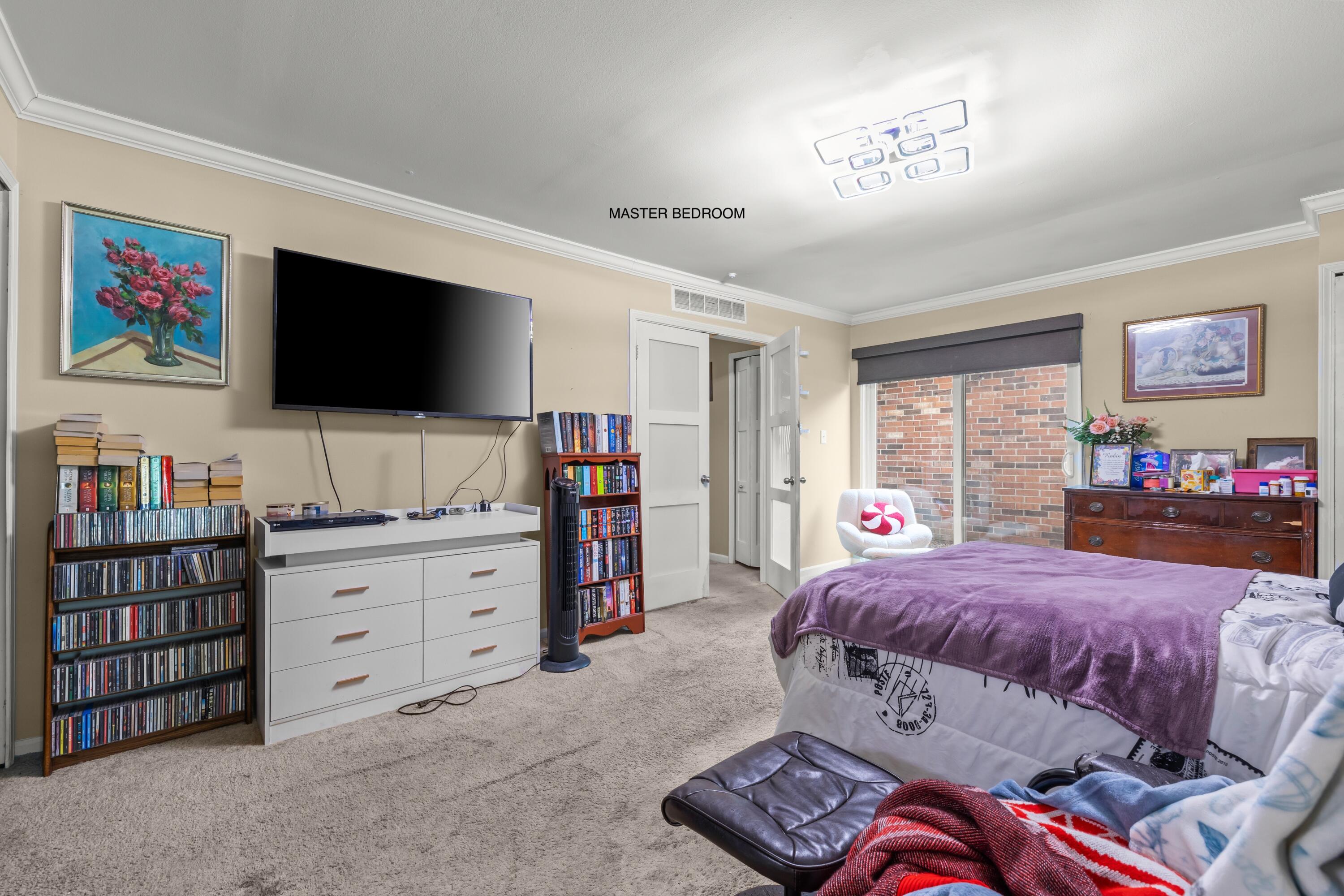 29322 Wellington Road West, Unit 111 Southfield, MI 48034 - Photo 14 of 35 14 master bedroom 2