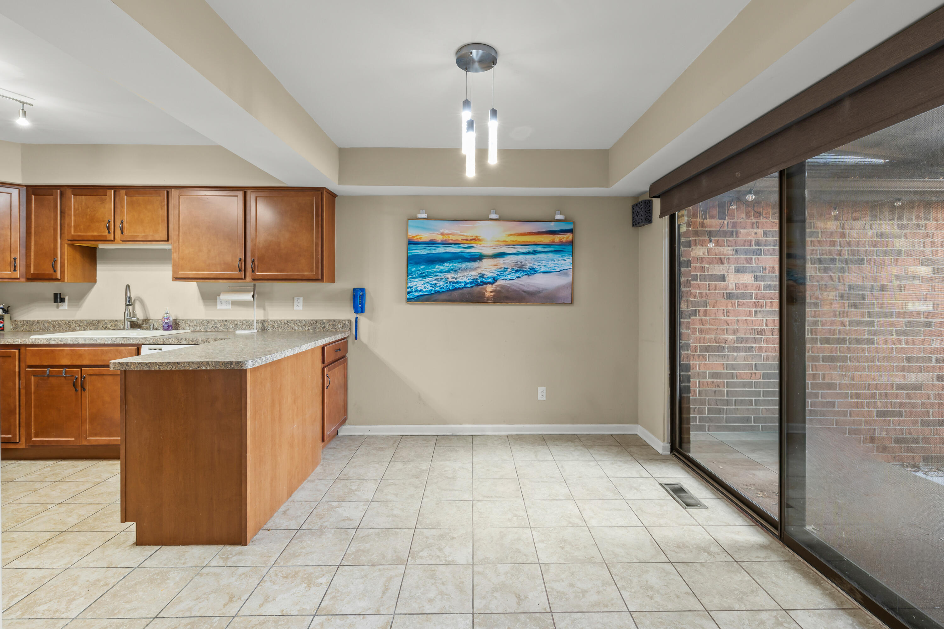 29322 Wellington Road West, Unit 111 Southfield, MI 48034 - Photo 17 of 35 17 breakfast 1