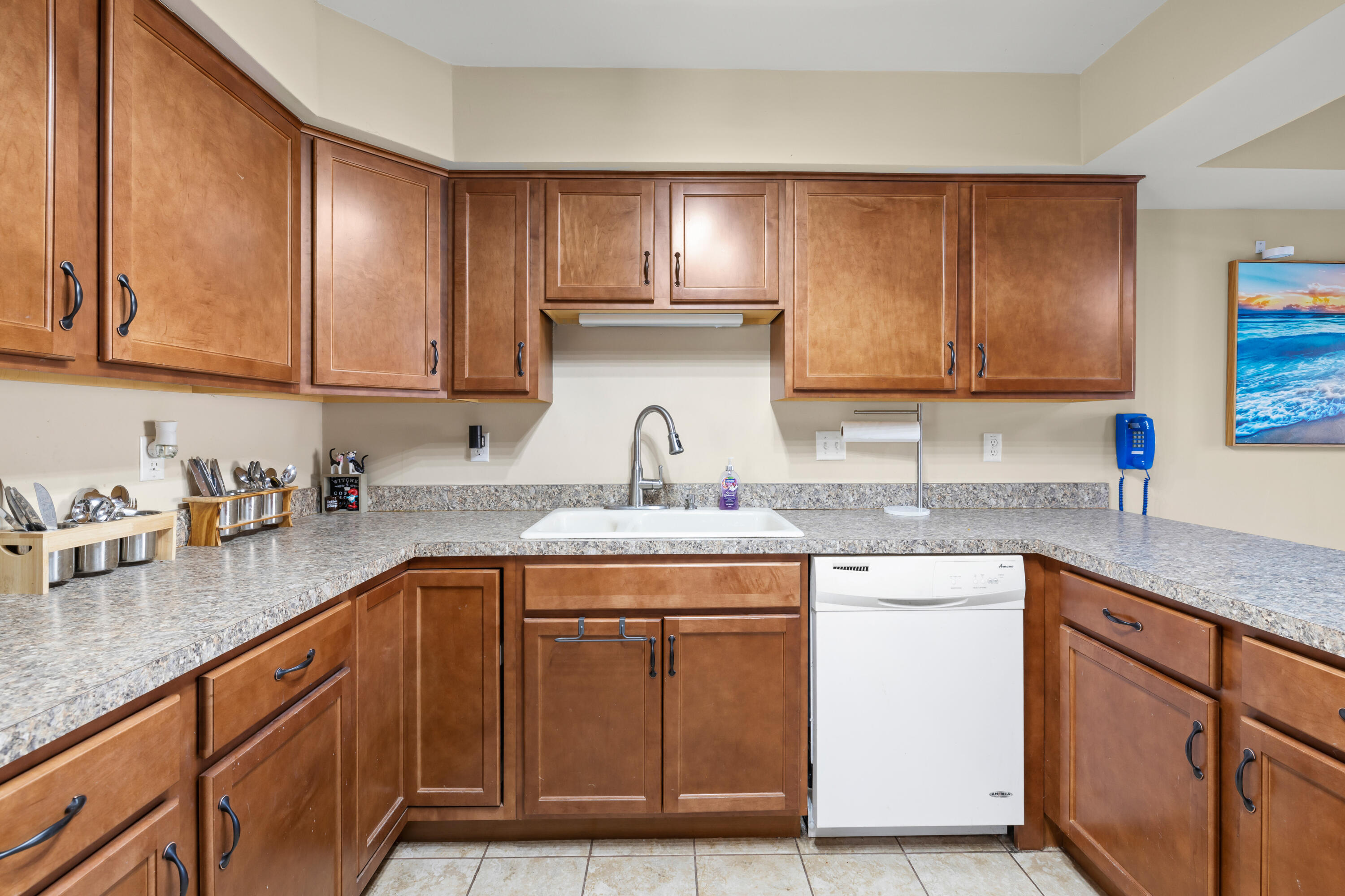 29322 Wellington Road West, Unit 111 Southfield, MI 48034 - Photo 21 of 35 21 kitchen 1