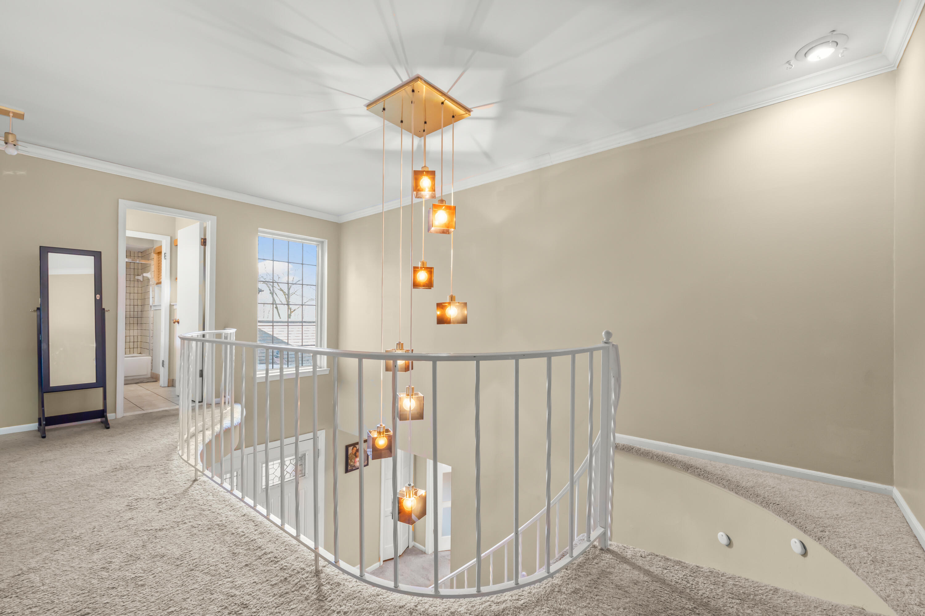 29322 Wellington Road West, Unit 111 Southfield, MI 48034 - Photo 27 of 35 27 floor 2 railing 2