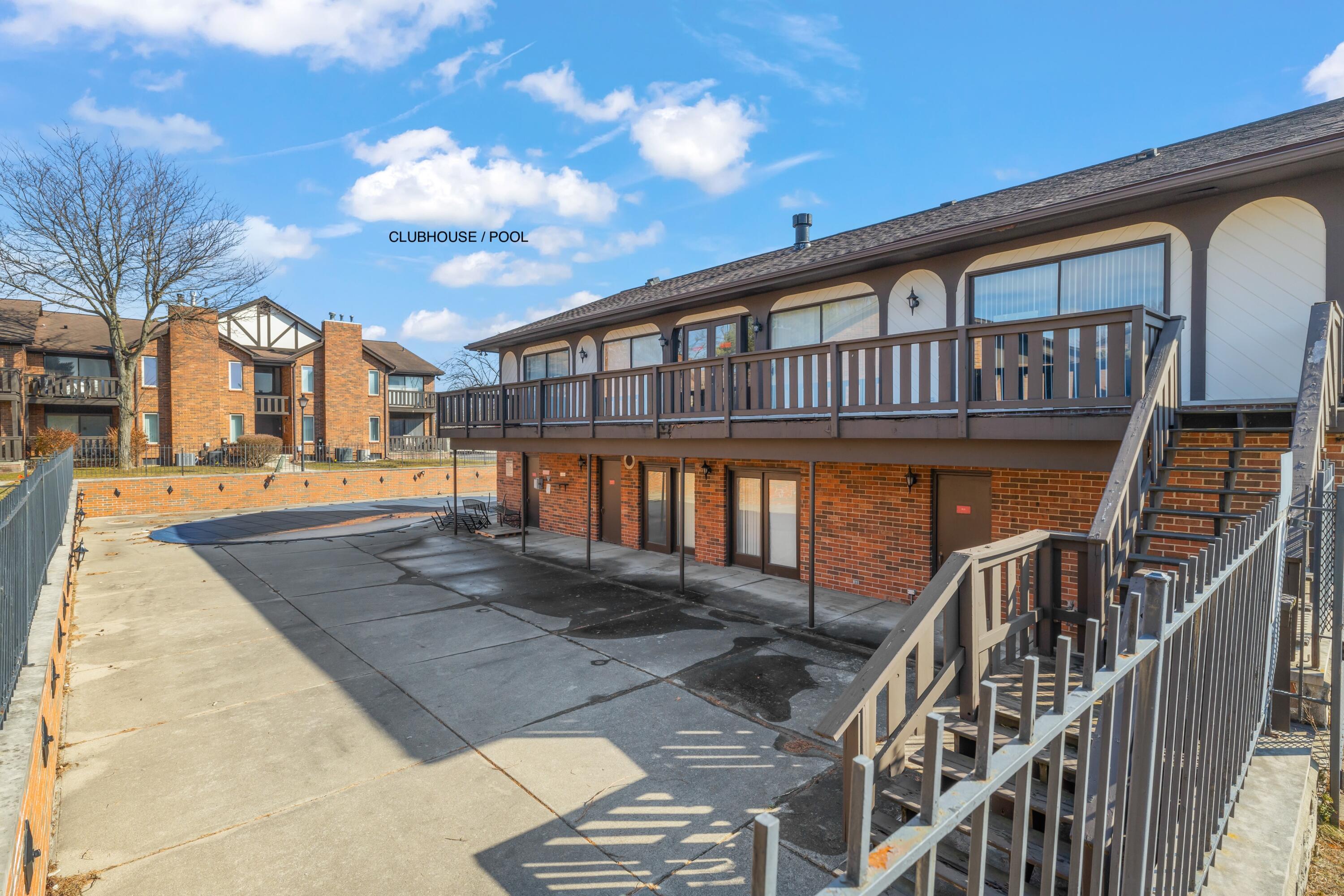 29322 Wellington Road West, Unit 111 Southfield, MI 48034 - Photo 6 of 35 6 exterior clubhouse 2