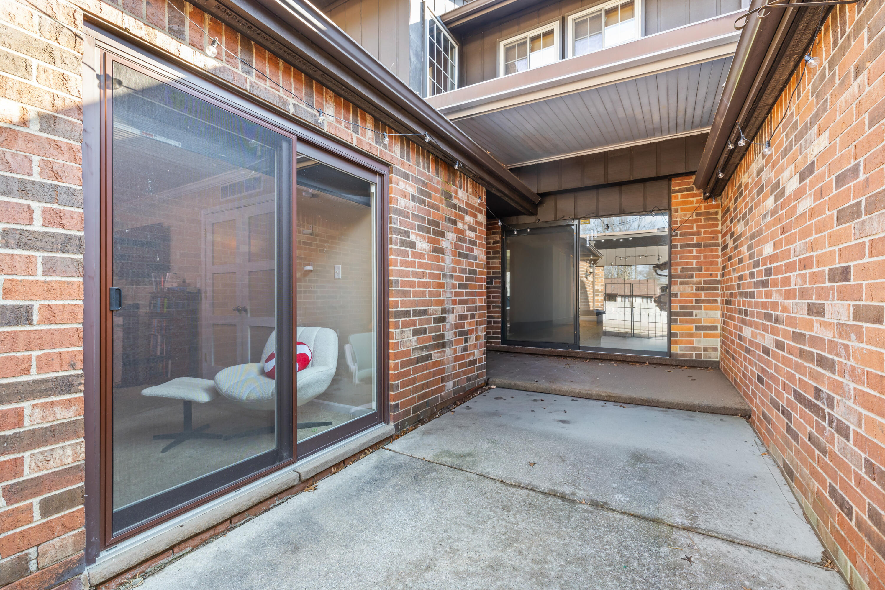 29322 Wellington Road West, Unit 111 Southfield, MI 48034 - Photo 7 of 35 7 exterior entry 1