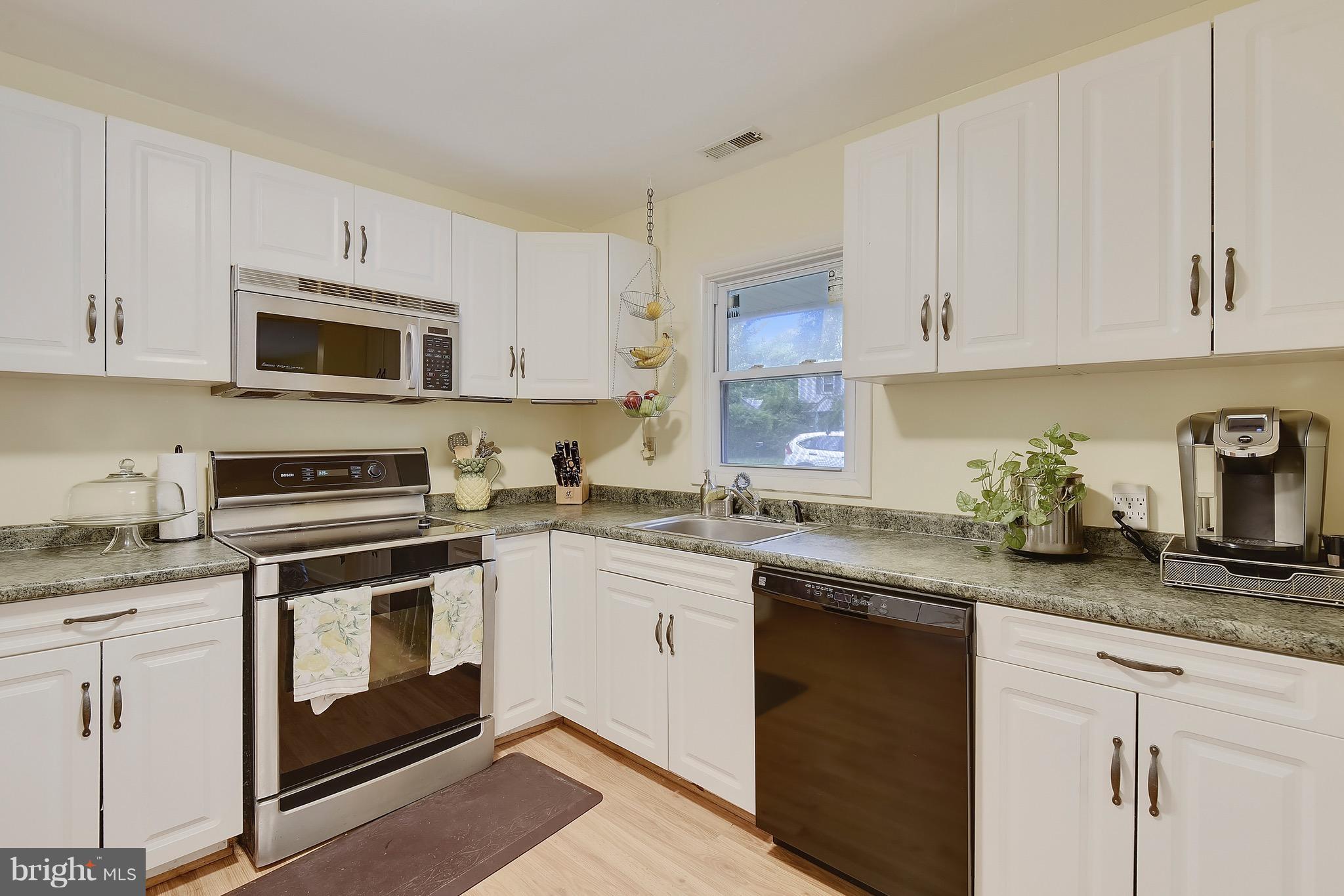 24 Brookfield Road Pasadena, MD 21122 - Photo 8 of 30 Kitchen