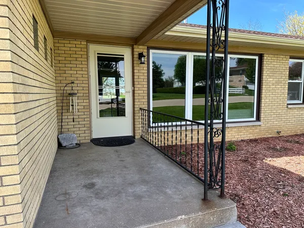 $249,000 | 3806 Eagle Heights Drive, Clinton, IA 52732