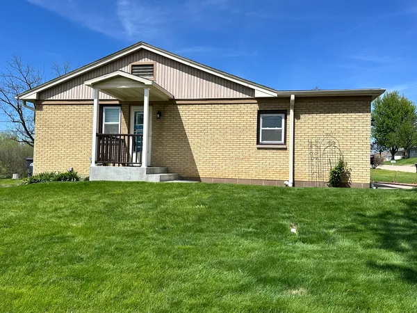 $249,000 | 3806 Eagle Heights Drive, Clinton, IA 52732