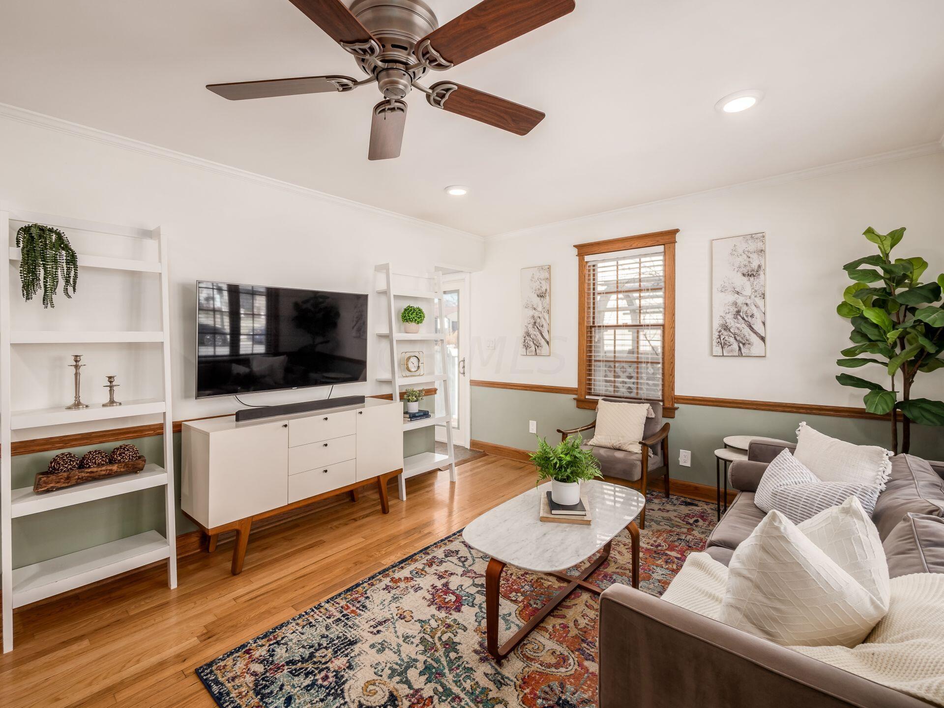 801 Timberman Road Columbus, OH 43212 - Photo 5 of 40 Tons of natural light!