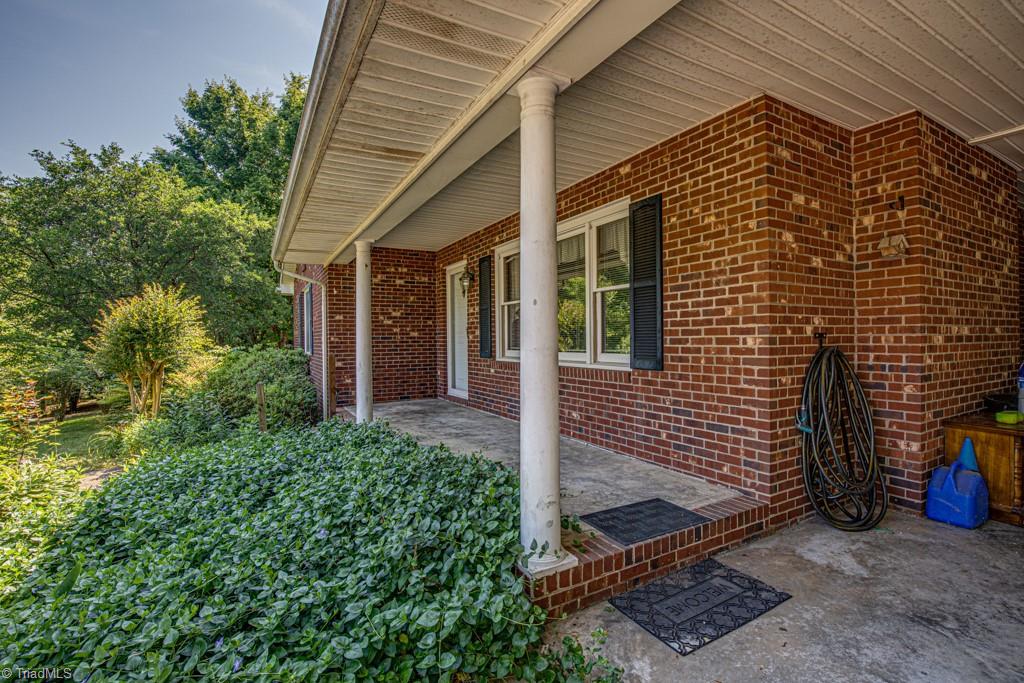 694 Welcome-Bethesda Road Lexington, NC 27295 - Photo 4 of 31 Gallery Image 4