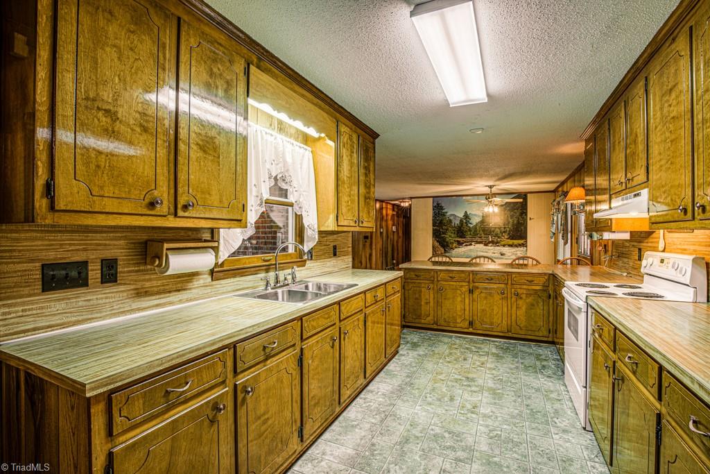 694 Welcome-Bethesda Road Lexington, NC 27295 - Photo 7 of 31 Gallery Image 7