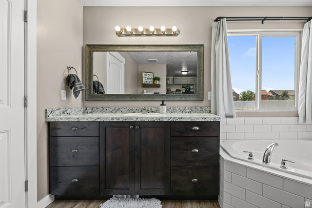712 East Sunset View Road Grantsville, UT 84029 - Photo 20 of 44 Master bath w/large vanity and jetted garden tub