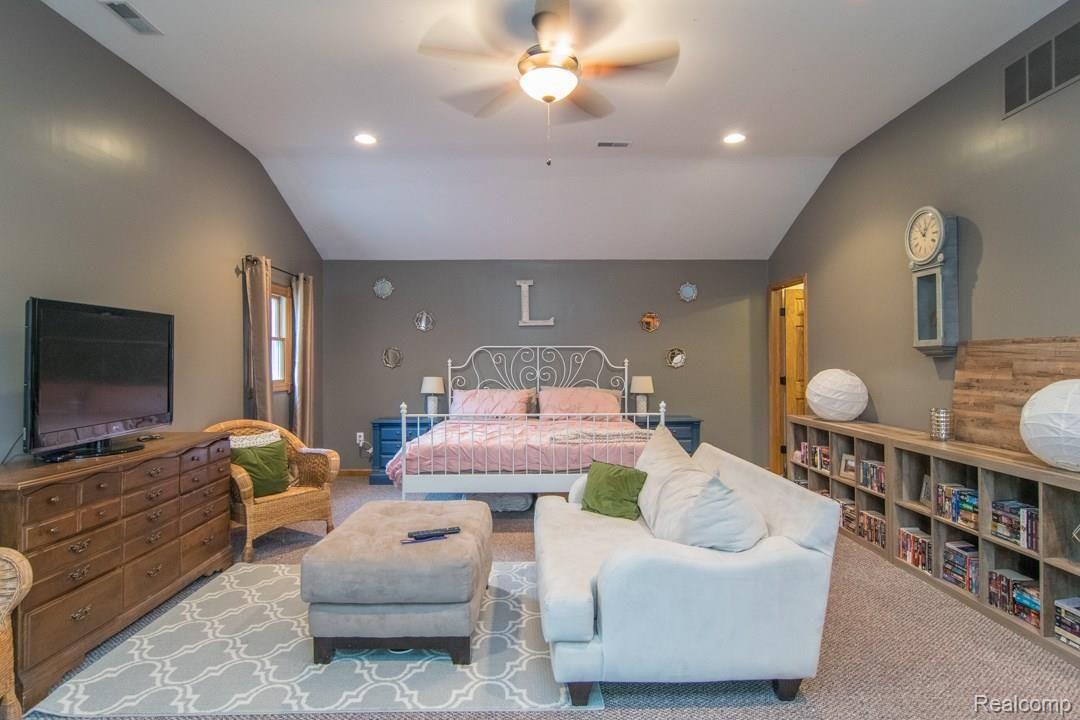 13550 Farm Road Belleville, MI 48111 - Photo 31 of 54 DSC_0944.jpg