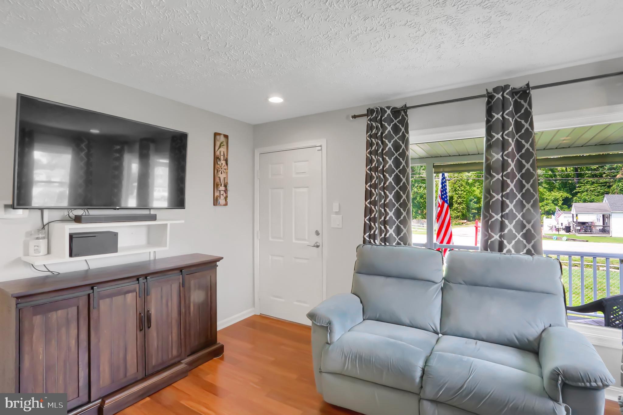535 Compass Road East Middle River, MD 21220 - Photo 4 of 43