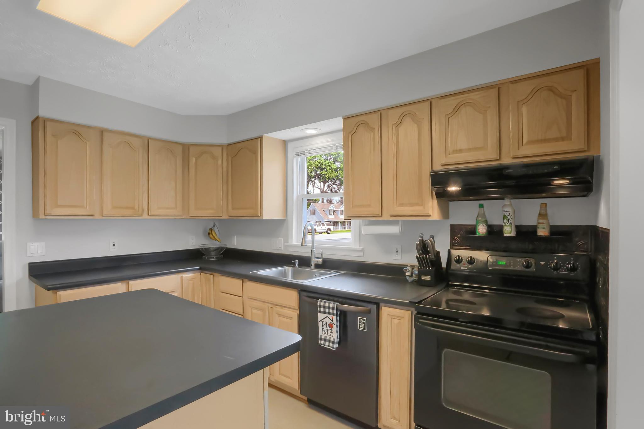 535 Compass Road East Middle River, MD 21220 - Photo 8 of 43 Lots of Cabinetry