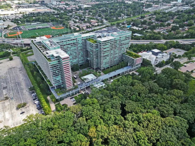 $360,000 | 9725 Woods Drive, Unit 309, Skokie, IL 60077