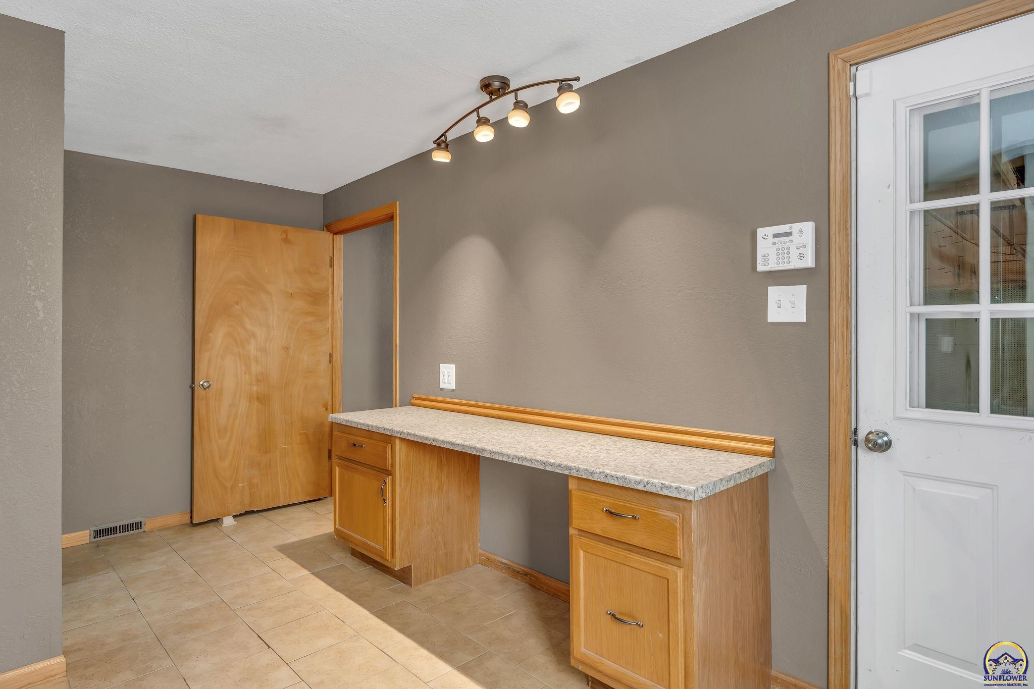 3923 Southeast 2nd Street Topeka, KS 66607 - Photo 28 of 32 Gallery Image 28