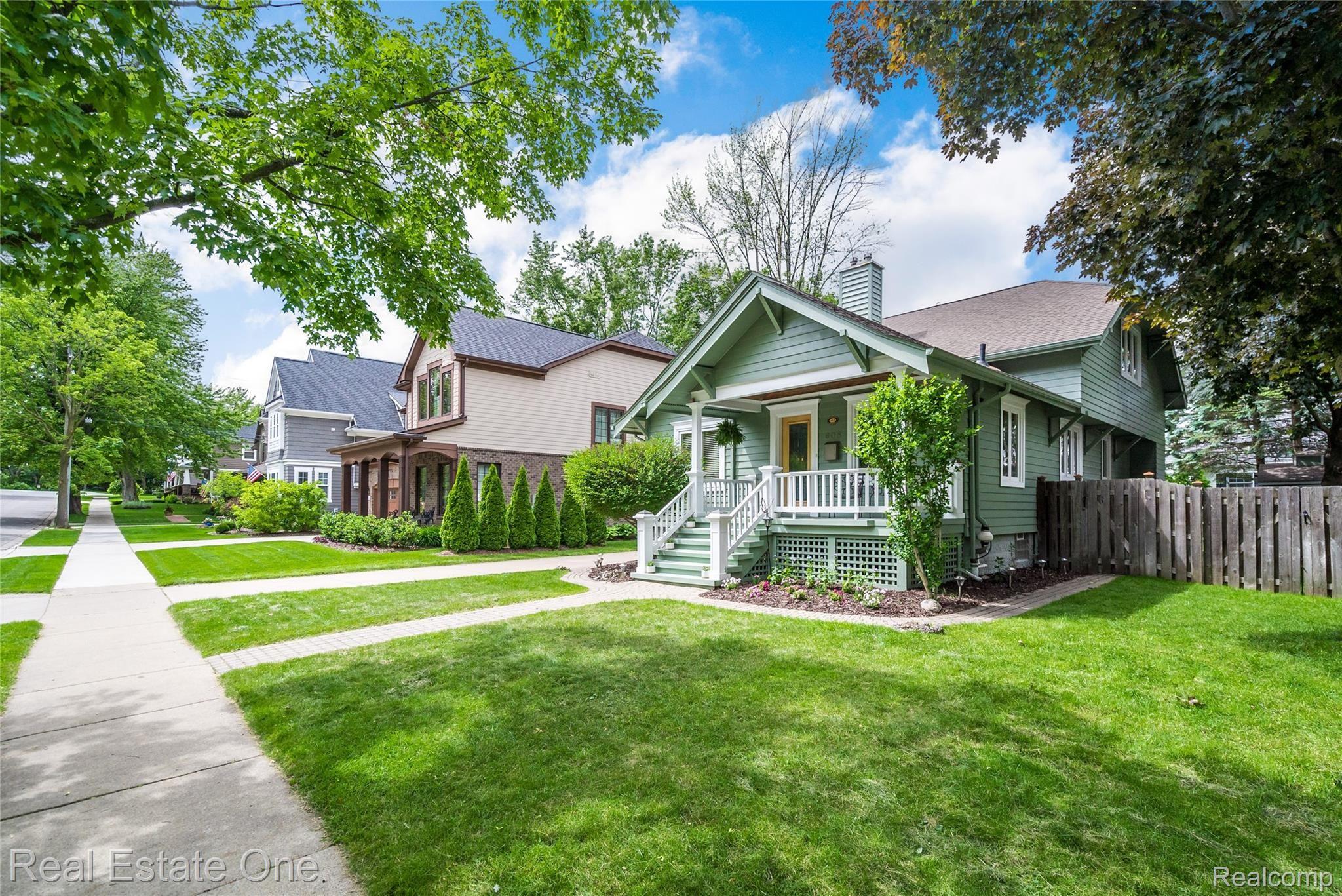 608 7th Street Rochester, MI 48307 - Photo 3 of 50 Exteriors 1.jpg