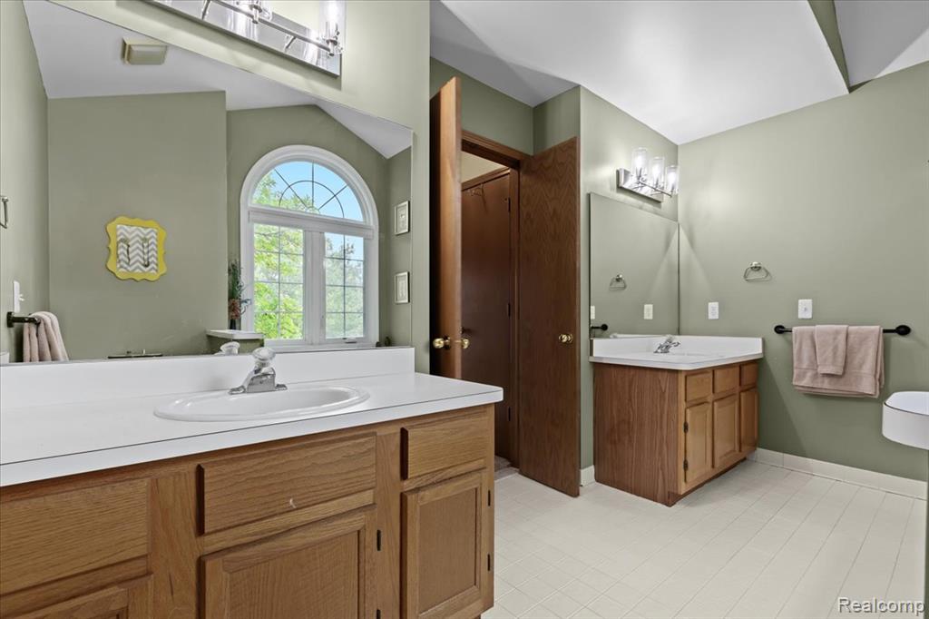 45030 Glengarry Road Canton, MI 48188 - Photo 13 of 28 Gallery Image 13