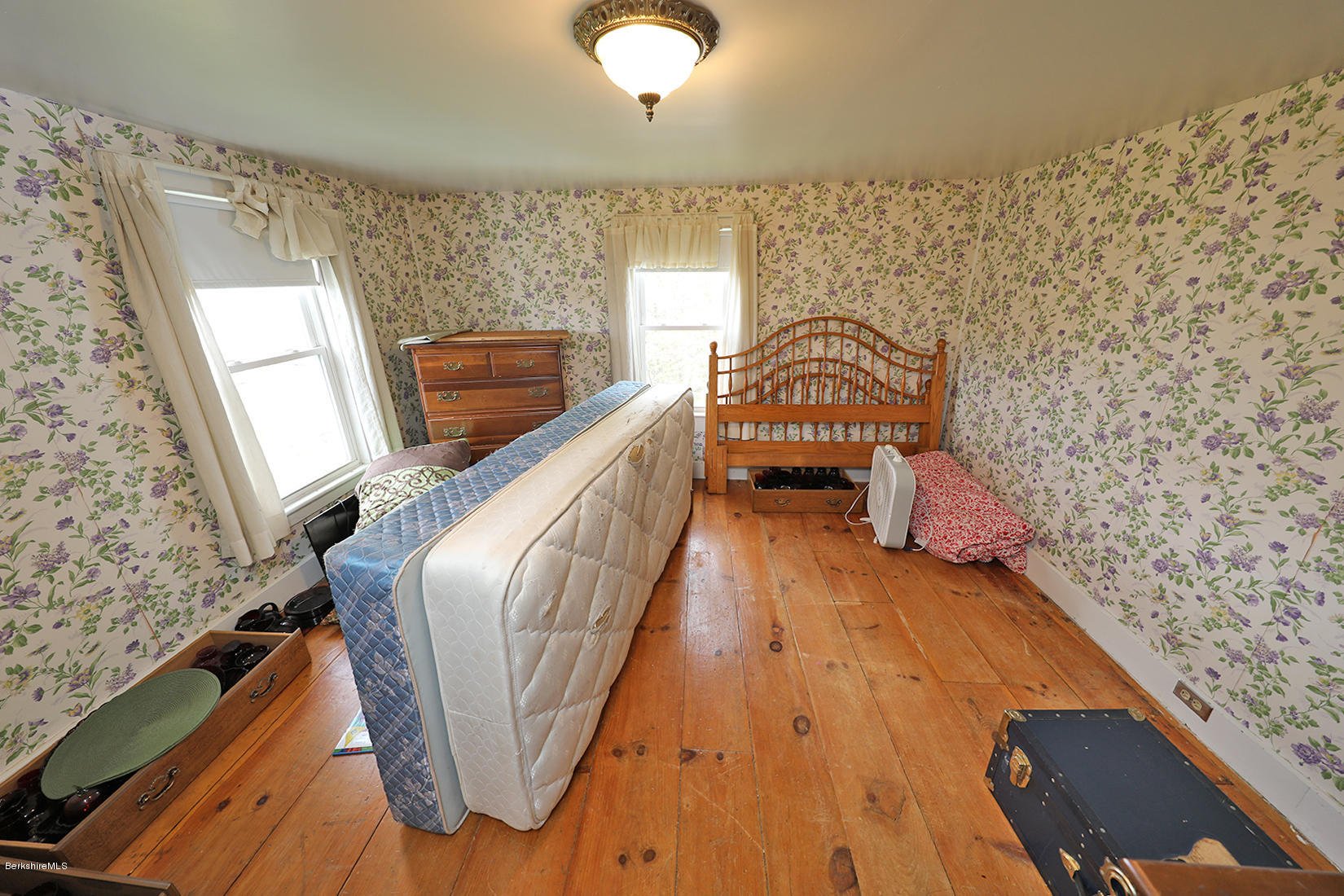 3 Lenox Road West Stockbridge, MA 01266 - Photo 15 of 20 a view of balcony with furniture