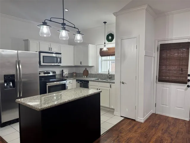 $1,900 | 902 Greene Way, Wylie, TX 75098