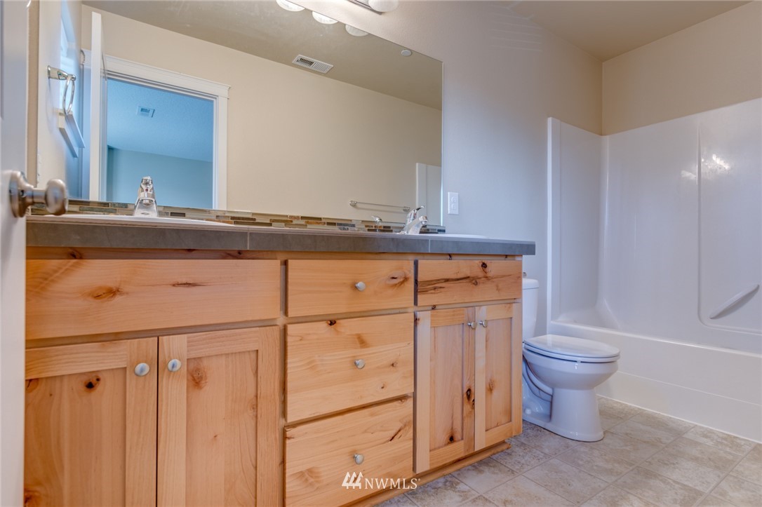 114 North 44th Place, Unit 21 Ridgefield, WA 98642 - Photo 12 of 22 Gallery Image 12