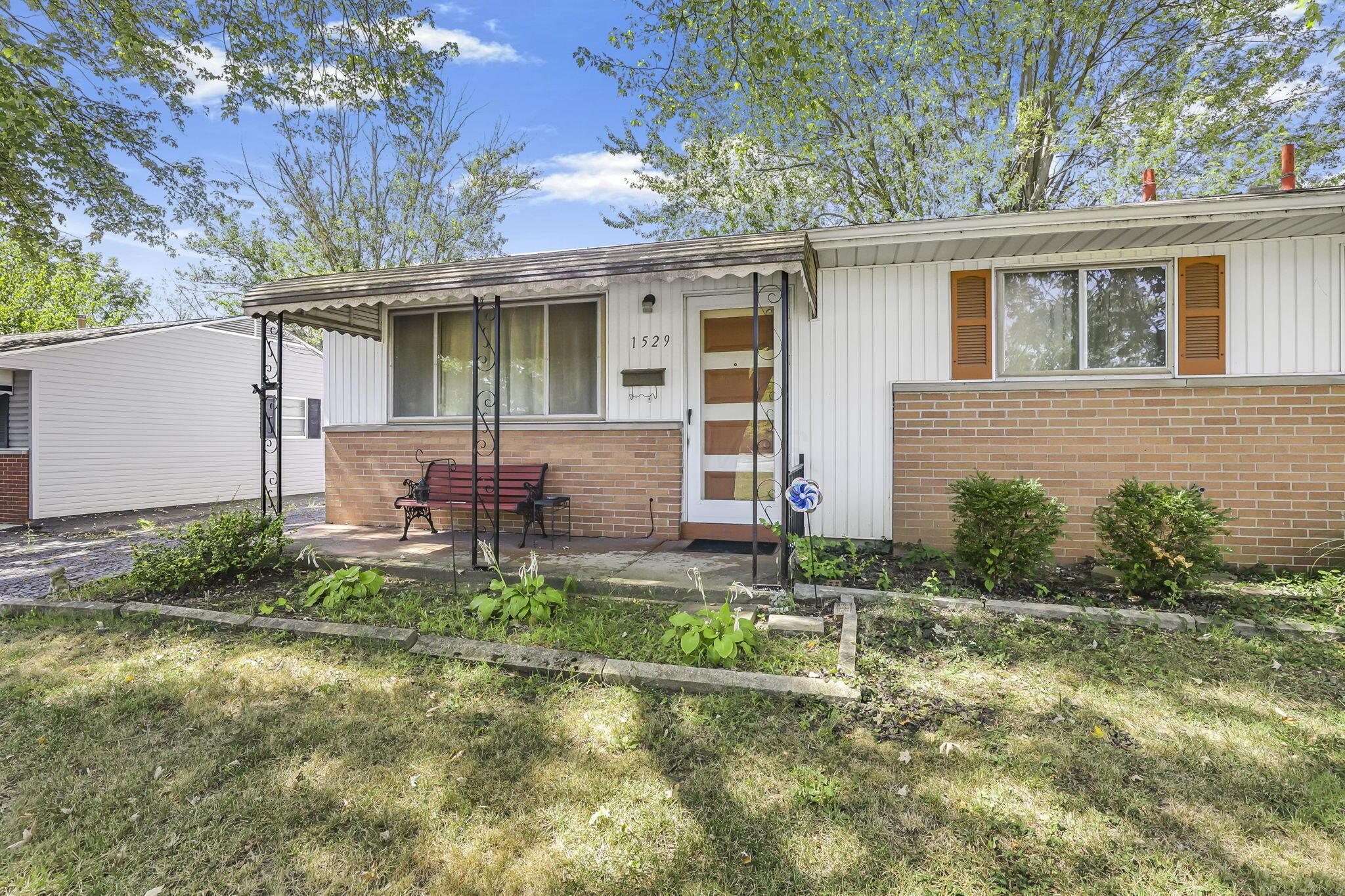 1529 South Hamilton Road Columbus, OH 43227 - Photo 3 of 49 6-web-or-mls-011A6594