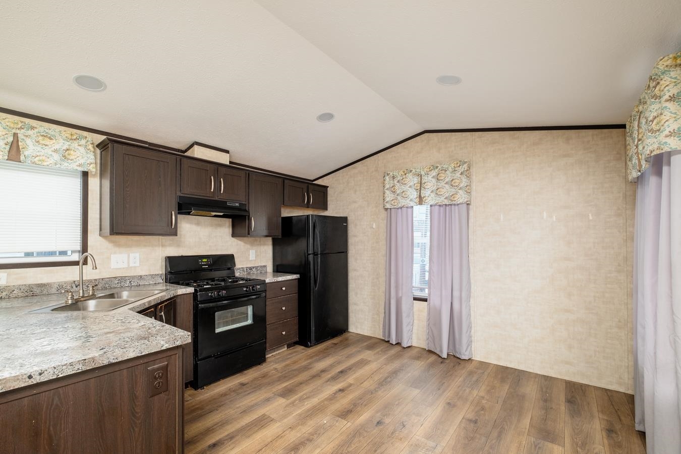 34 Pineland Park Road Milton, NH 03851 - Photo 4 of 23