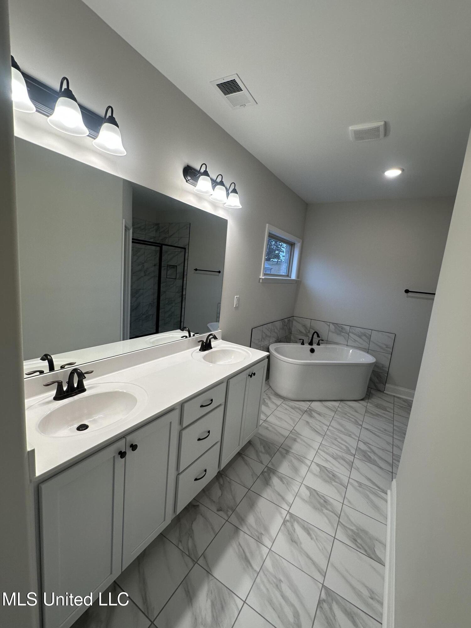 932 Collie Drive Hernando, MS 38651 - Photo 12 of 25 IMG_2946