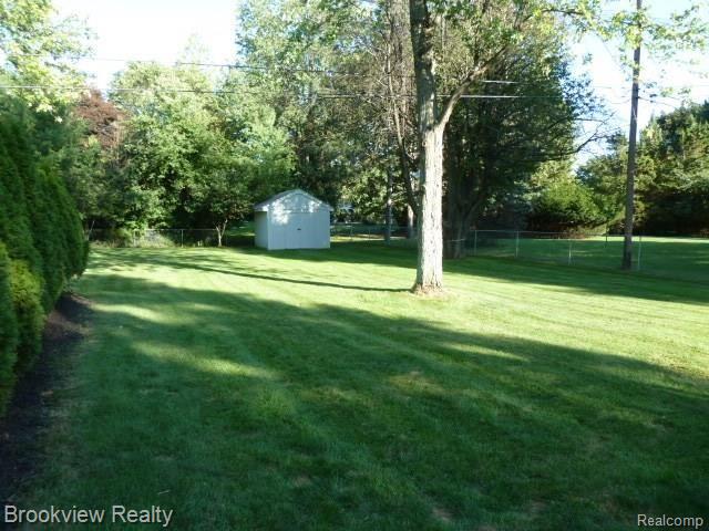 327 Old Perch Road Rochester Hills, MI 48309 - Photo 5 of 16