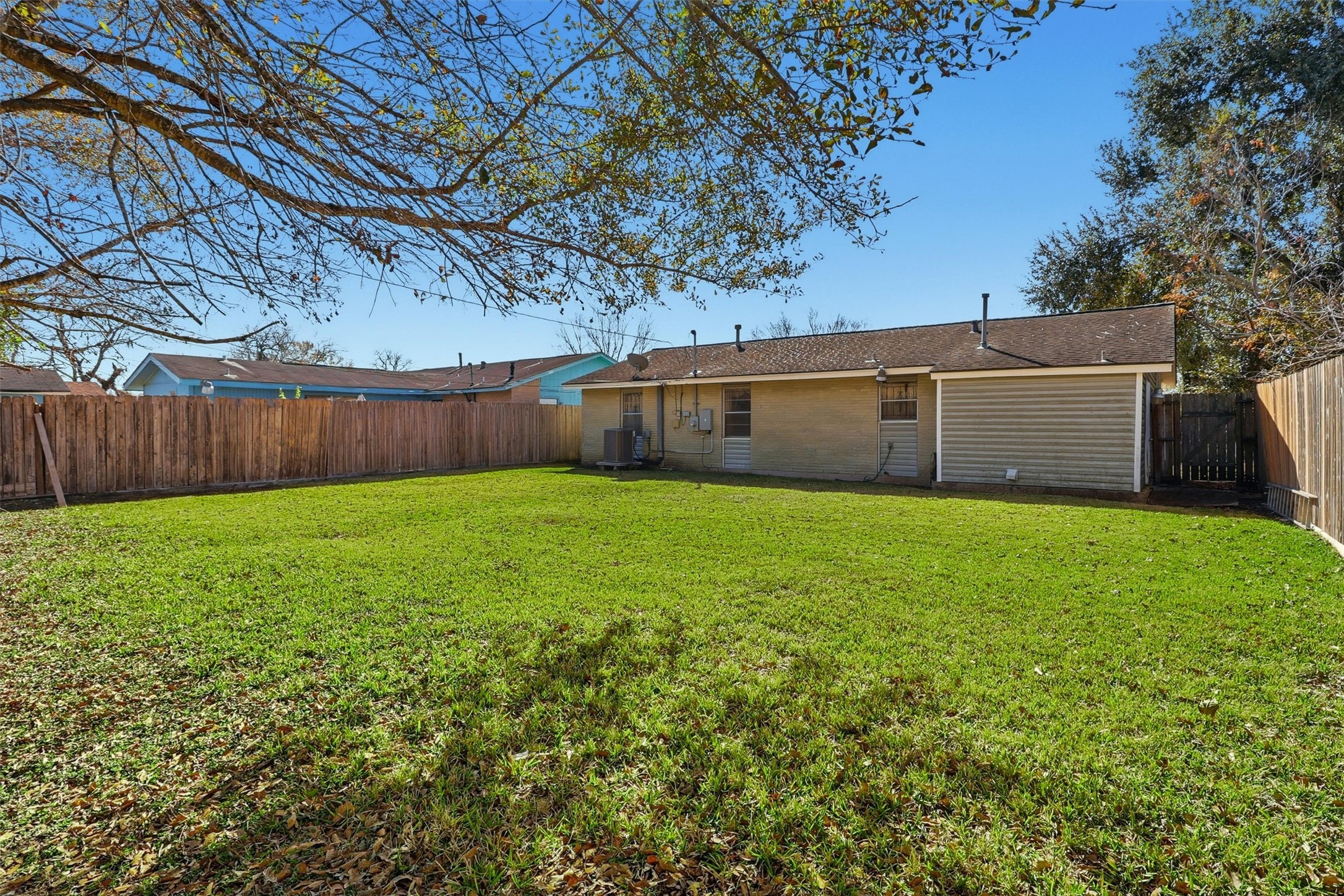 5215 Grace Point Lane Houston, TX 77048 - Photo 27 of 32