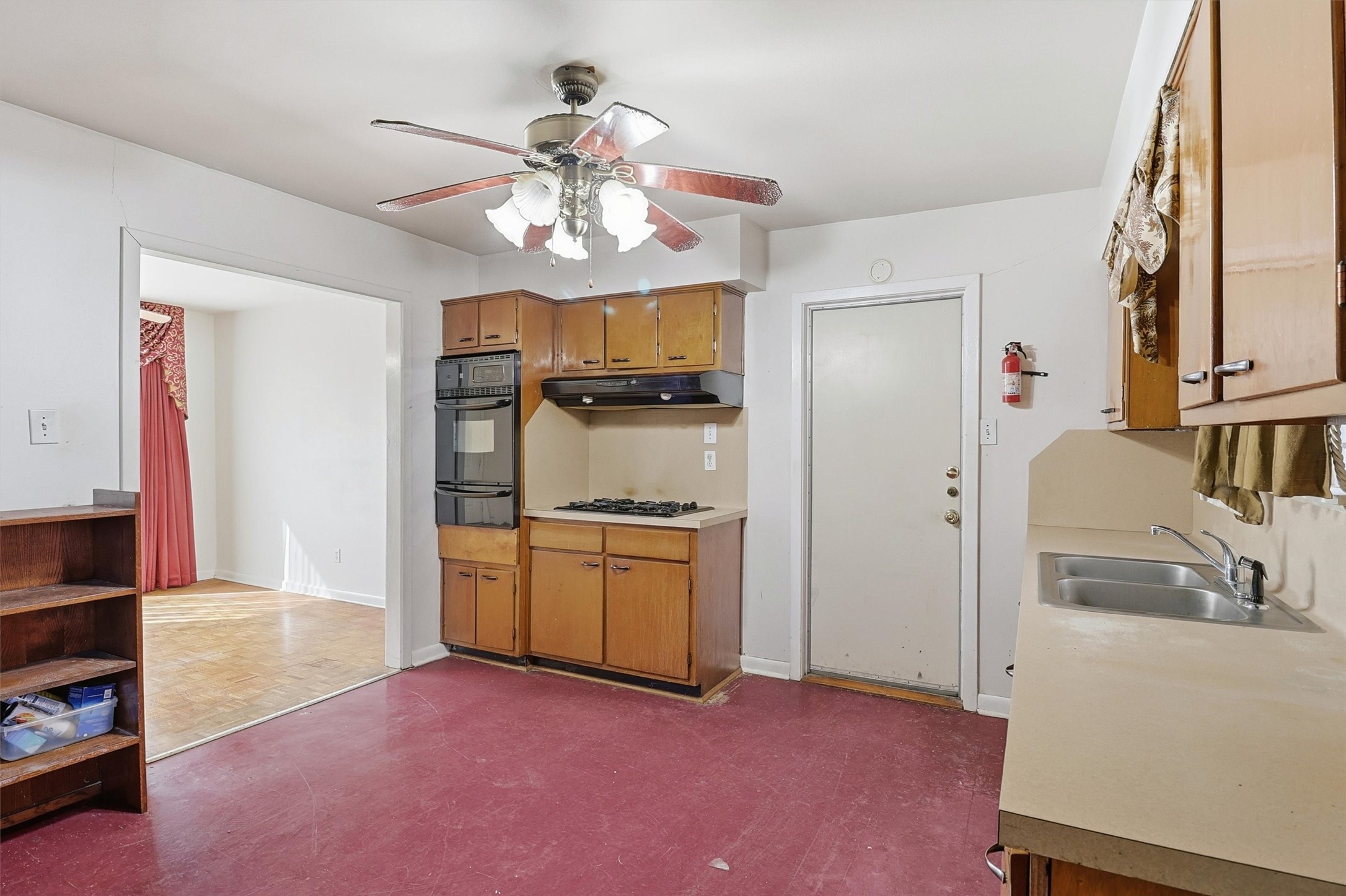 5215 Grace Point Lane Houston, TX 77048 - Photo 9 of 32