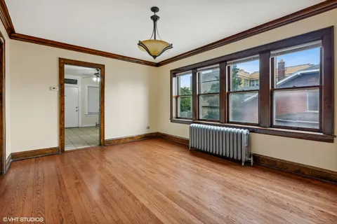 $2,100 | 1522 North Austin Boulevard, Unit 2, Oak Park, IL 60302