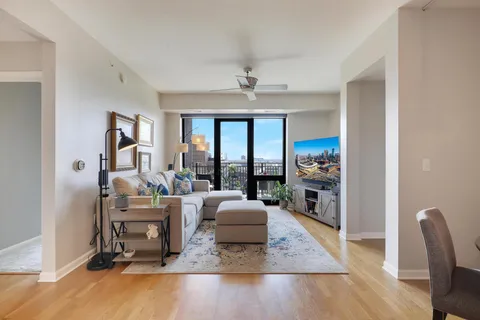 $369,900 | 500 East Grant Street, Unit 707, Minneapolis, MN 55404