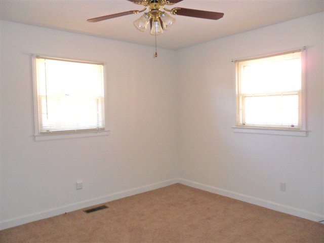 8 Pryor Road Taylors, SC 29687 - Photo 10 of 12 Gallery Image 10