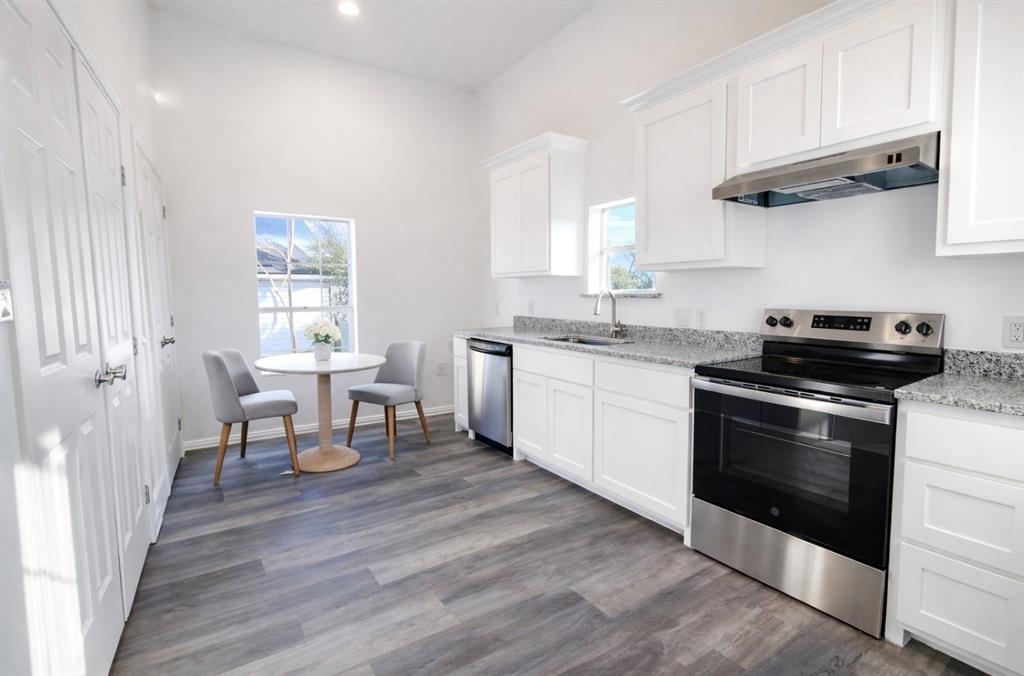 415 West 7th Street Bonham, TX 75418 - Photo 3 of 16 AI Staged