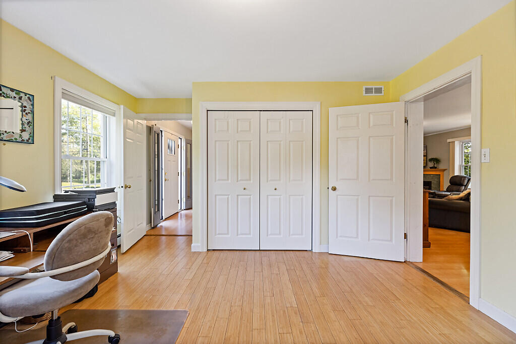 25 Powell Road Cumberland, ME 04110 - Photo 28 of 71 45_BP5A0135_DxO_mls