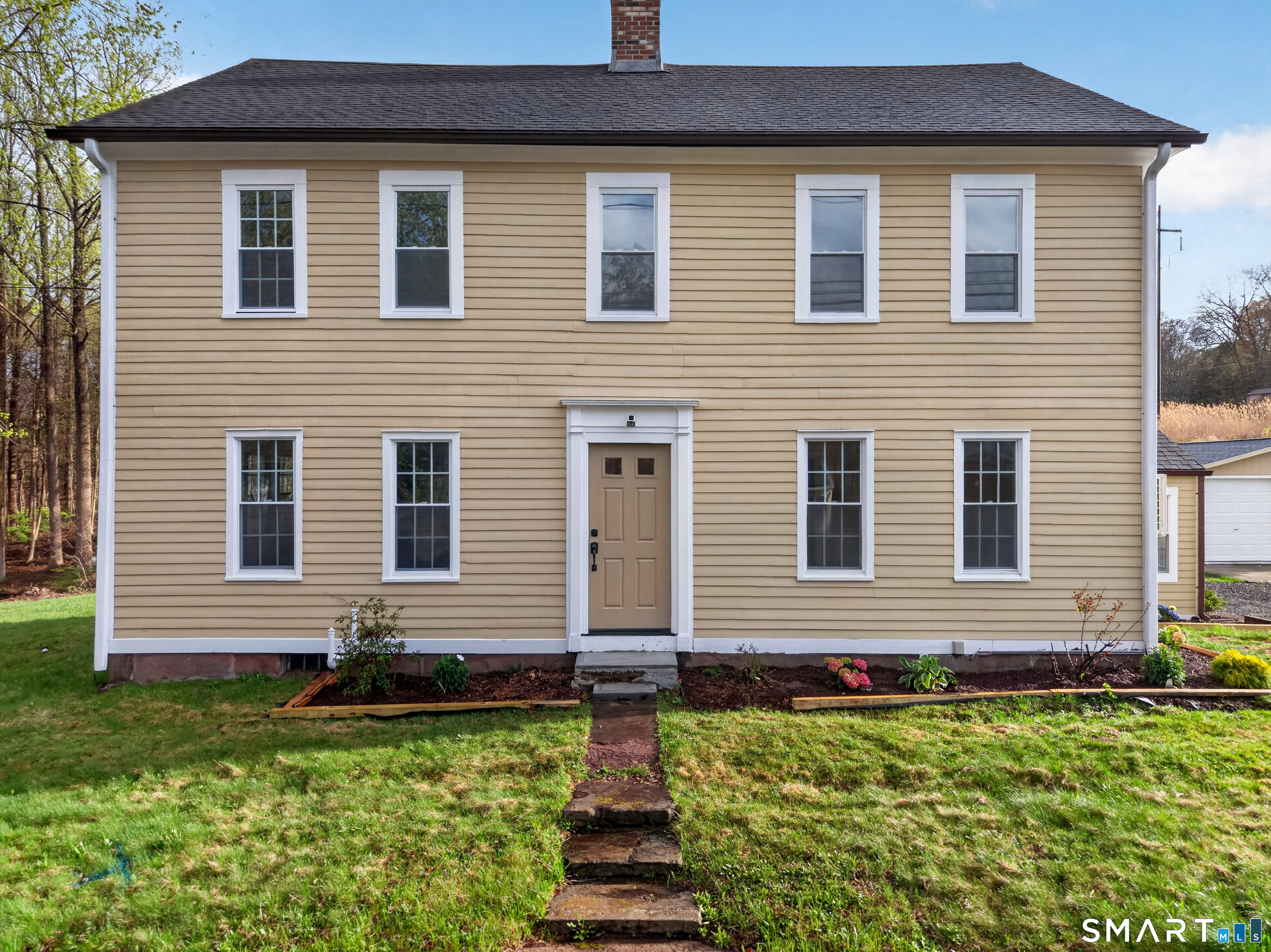 380 Main Street Meriden, CT 06451 - Photo 3 of 40 a front view of a house