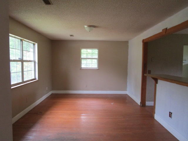 1341 Mandella Road Bonneau, SC 29431 - Photo 3 of 7 dining room