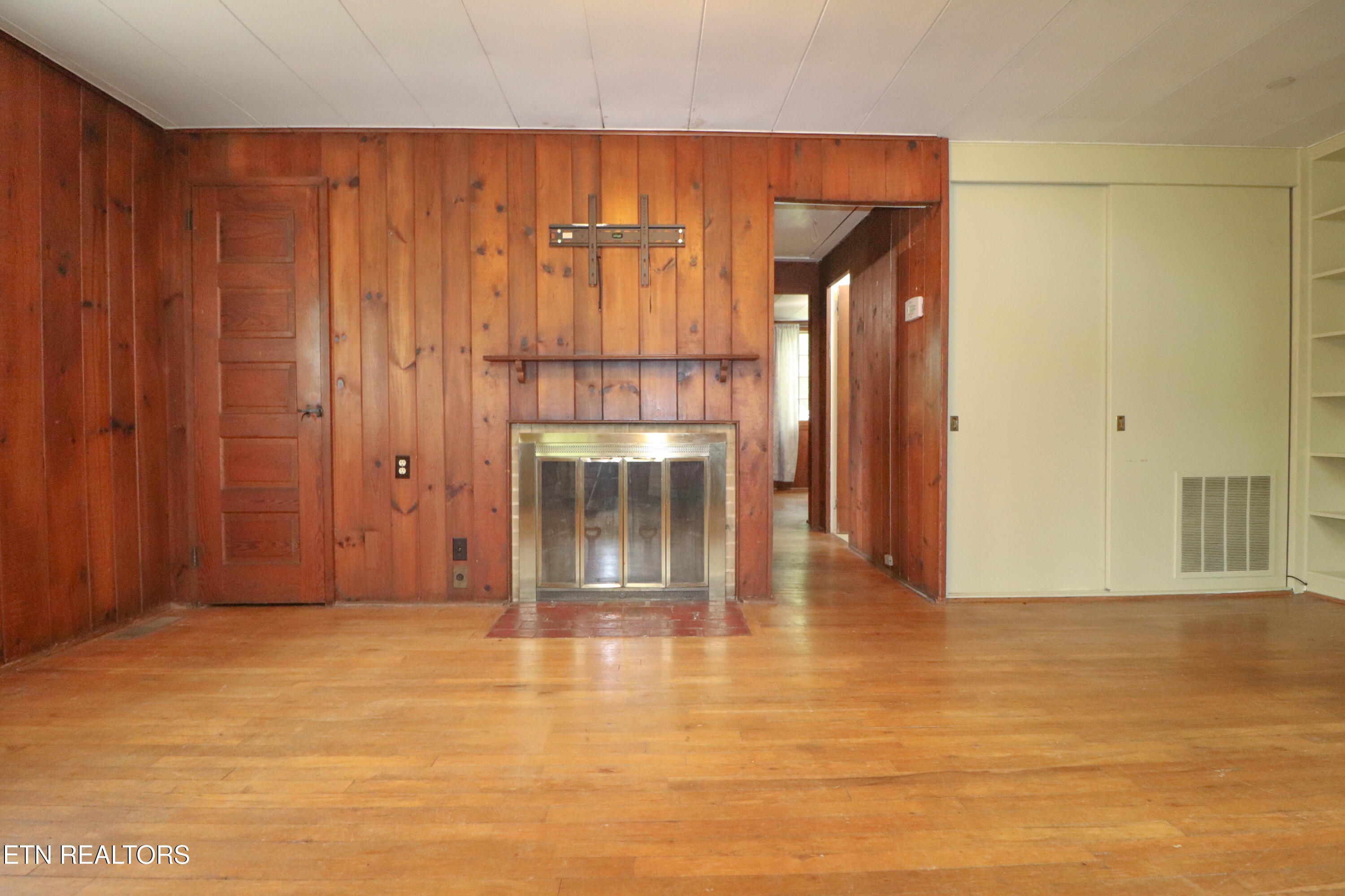 43 West Circle Road Norris, TN 37828 - Photo 12 of 19 wood burning fireplace