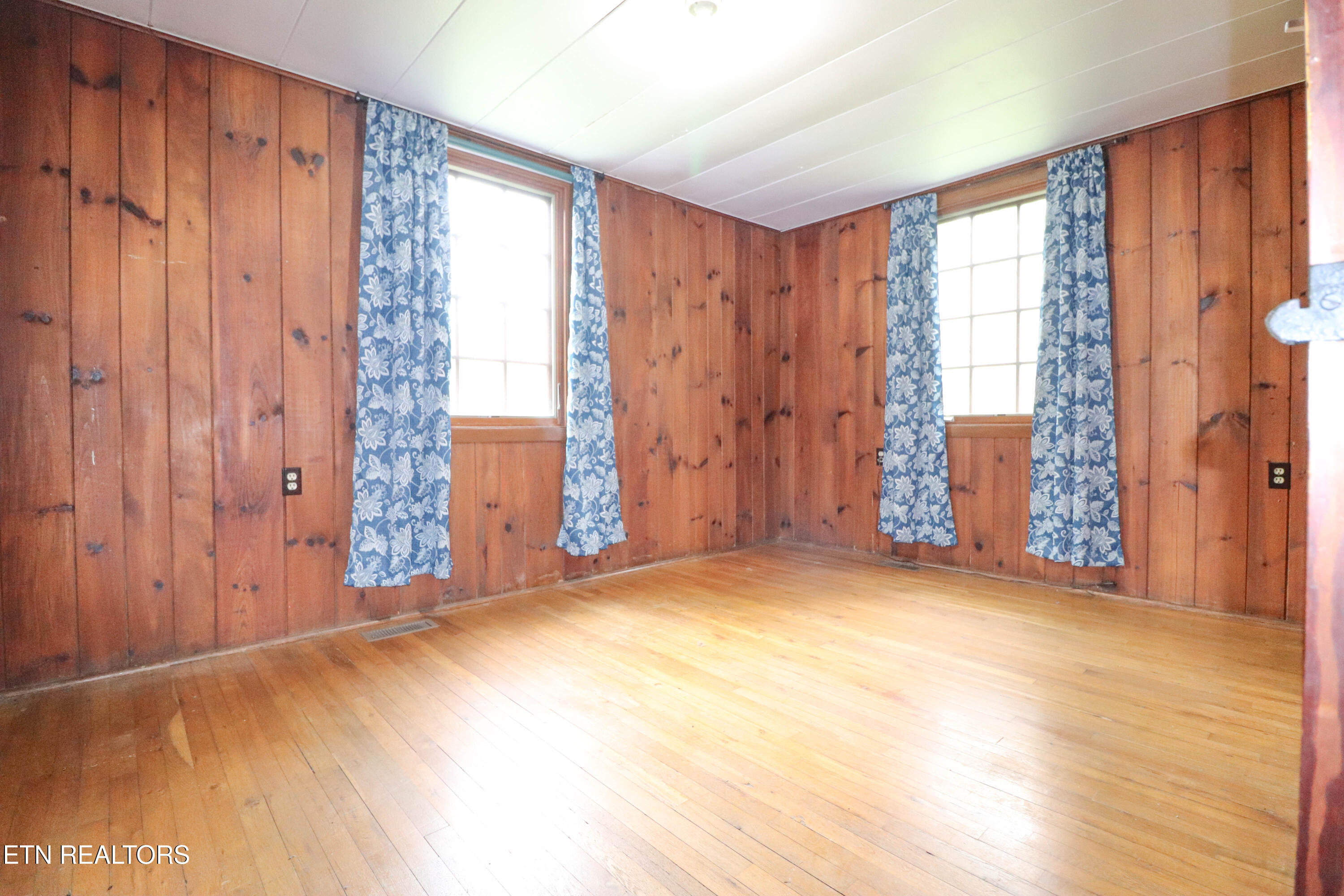 43 West Circle Road Norris, TN 37828 - Photo 14 of 19 bedroom 2