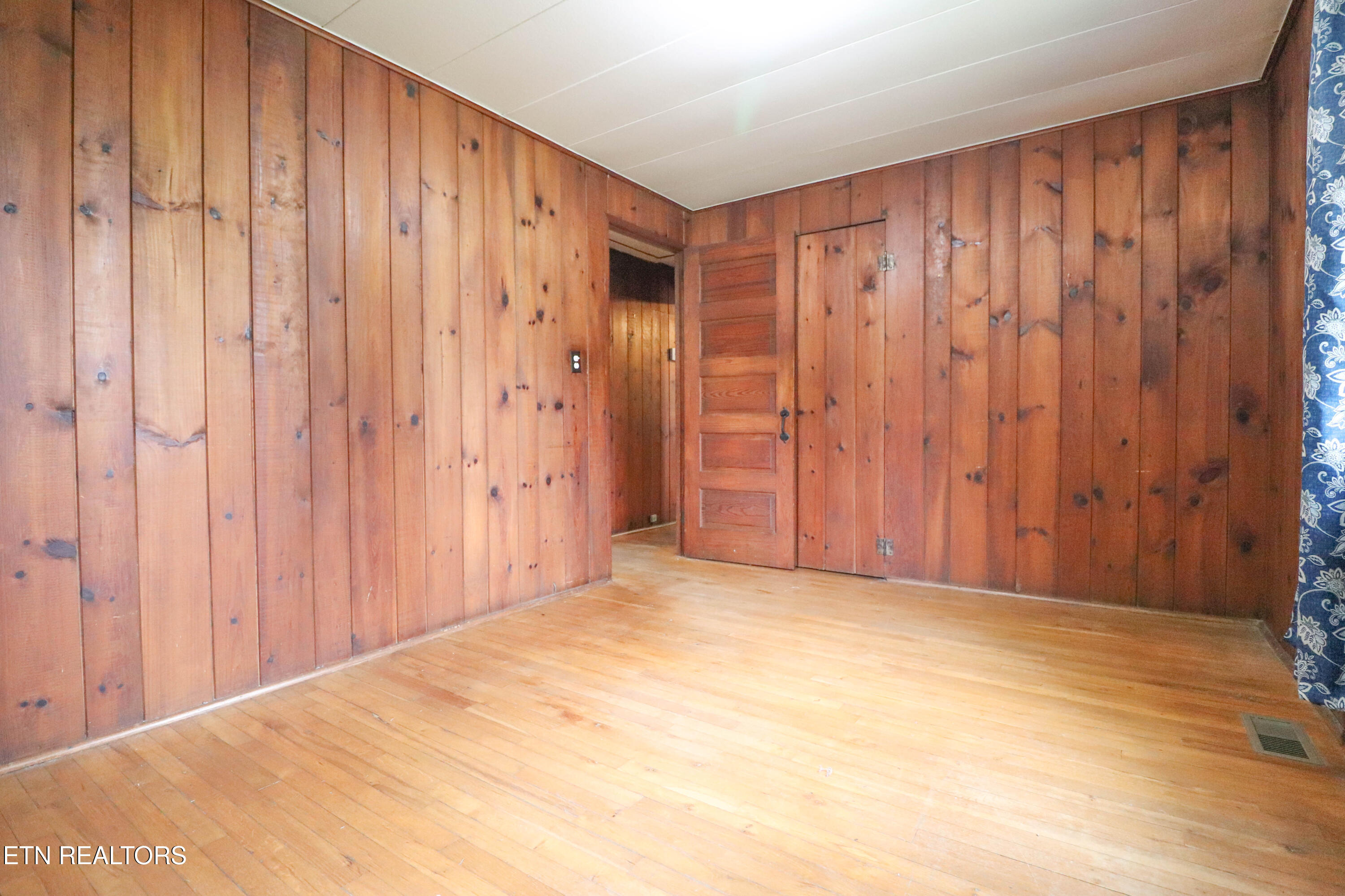 43 West Circle Road Norris, TN 37828 - Photo 16 of 19 bedroom 2