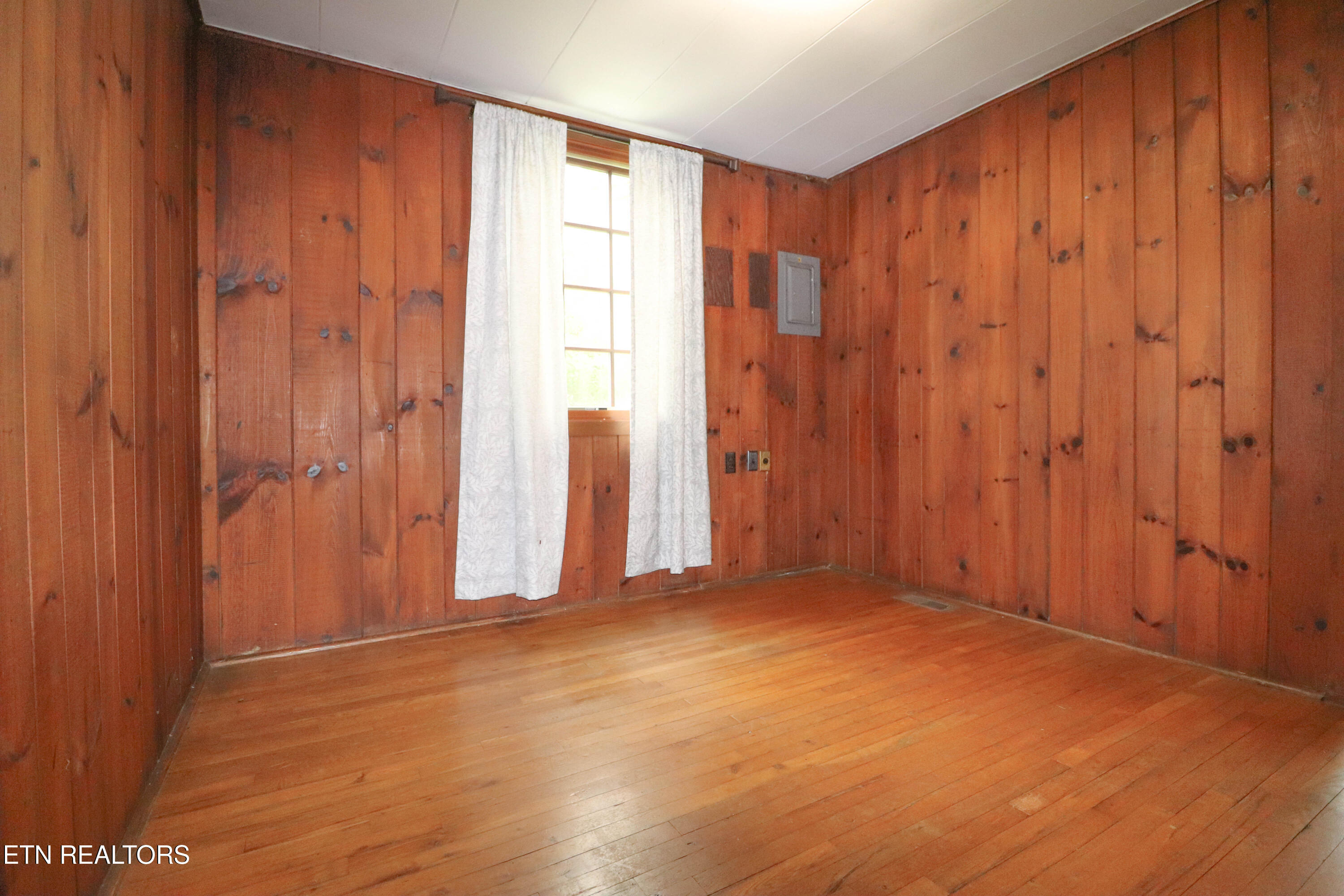 43 West Circle Road Norris, TN 37828 - Photo 17 of 19 bedroom 3