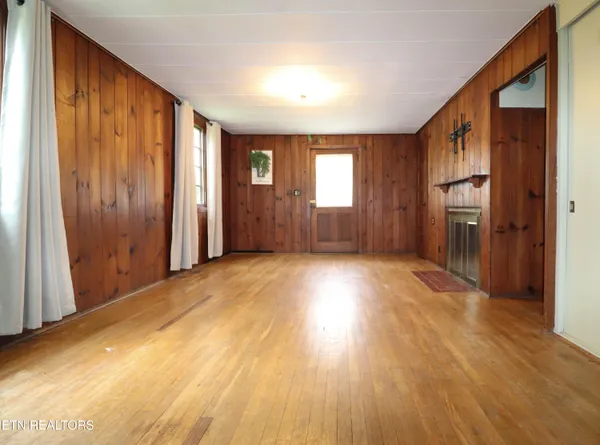 $250,000 | 43 West Circle Road, Norris, TN 37828