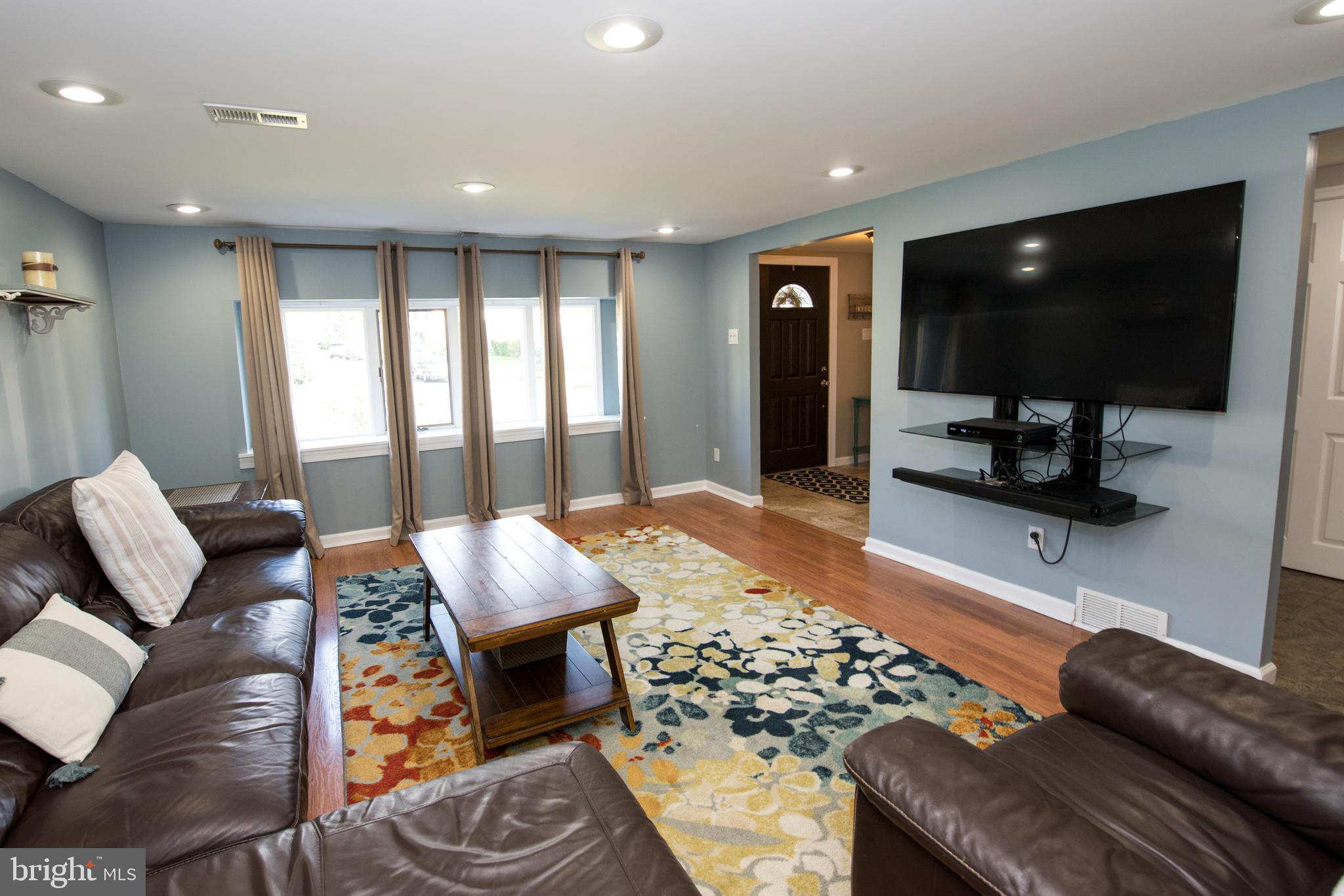 11613 Proctor Road Philadelphia, PA 19116 - Photo 25 of 37 Family Room, Main Level