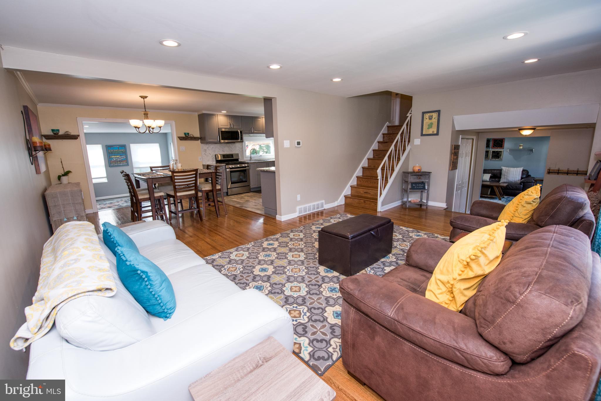 11613 Proctor Road Philadelphia, PA 19116 - Photo 5 of 37 Living Room Alternate View