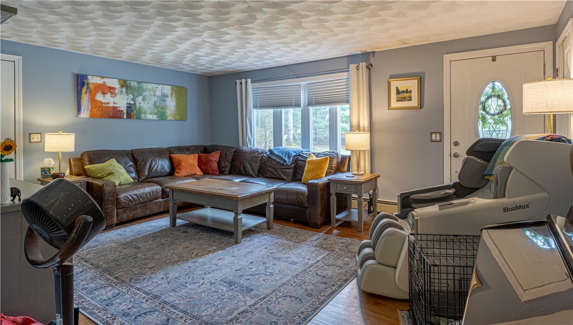 956 Reynolds Road Glocester, RI 02814 - Photo 10 of 28