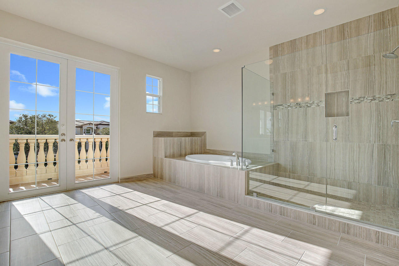 159 Tresana Boulevard, Unit 115 Jupiter, FL 33478 - Photo 16 of 26 Master Bathroom