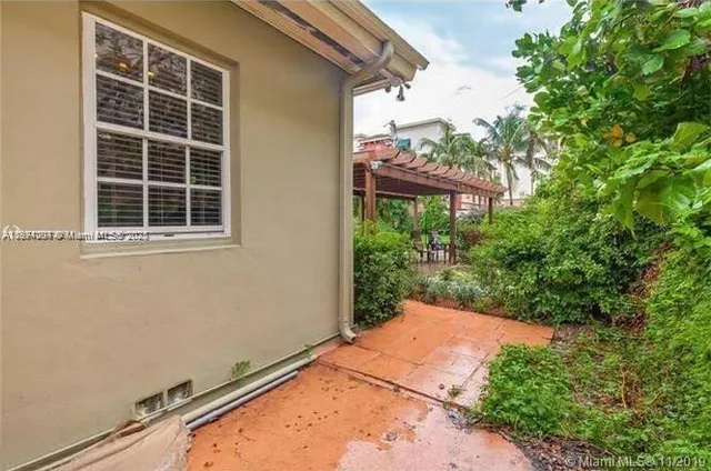$780,000 | 1025 Northeast 17th Way, Fort Lauderdale, FL 33304