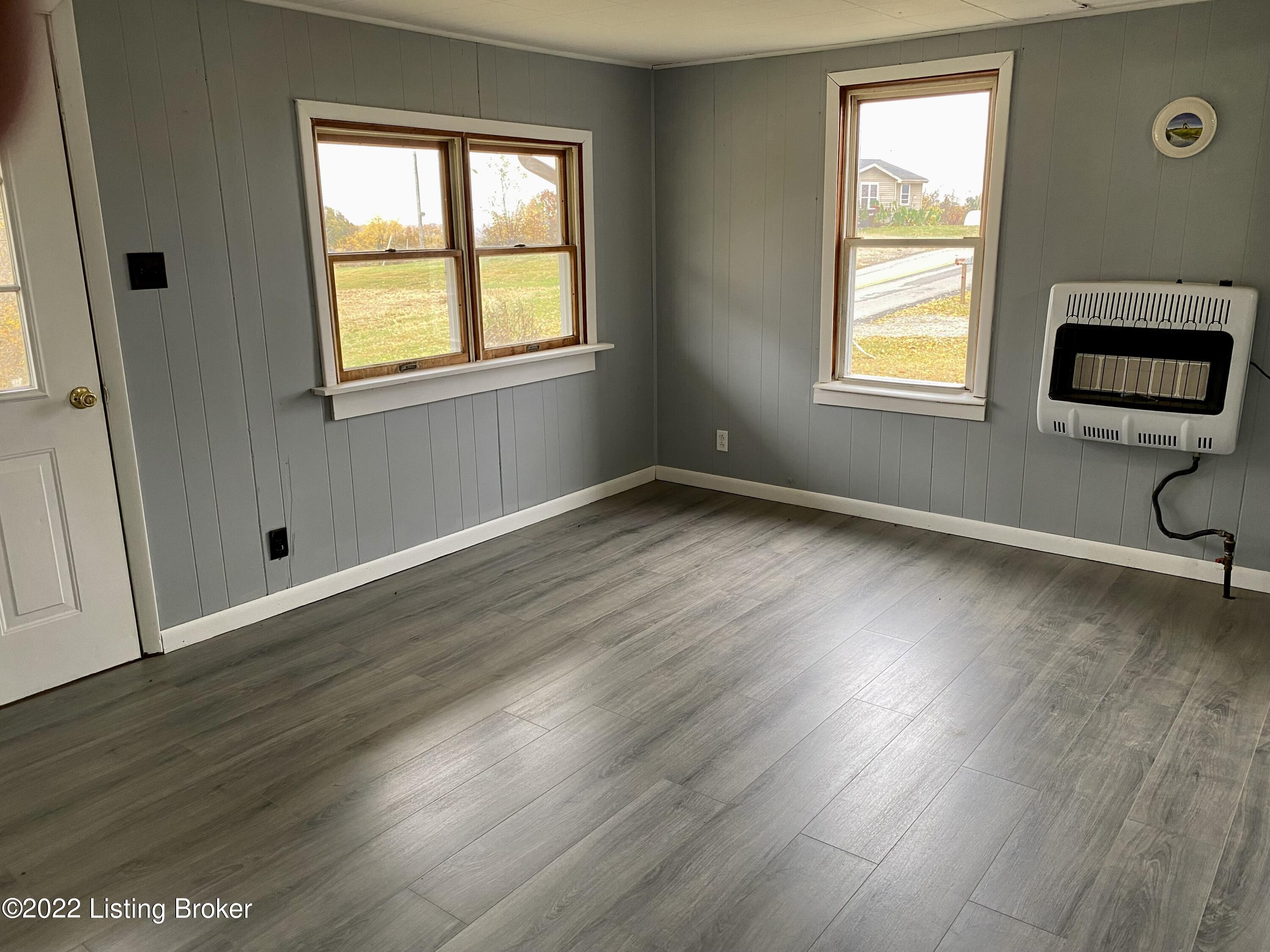 1906 Kings Ridge Road Carrollton, KY 41008 - Photo 3 of 10 Living Room