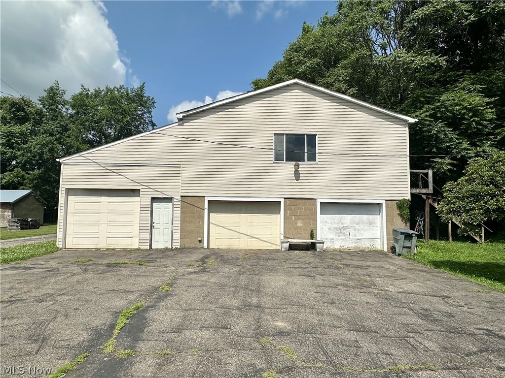 28 Richter Road Colliers, WV 26035 - Photo 26 of 38 Front of garage