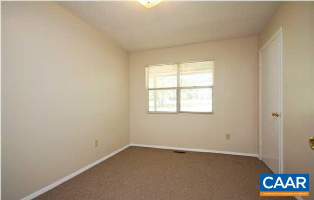3 Appletree Road Palmyra, VA 22963 - Photo 10 of 14 an empty room with a window