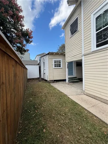 $1,200 | 418 Octavia Street, Unit BACK, New Orleans, LA 70115